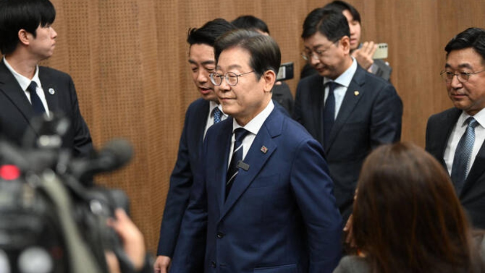 South Korea's Lee to meet Xi with trade, Pyongyang on the agenda
